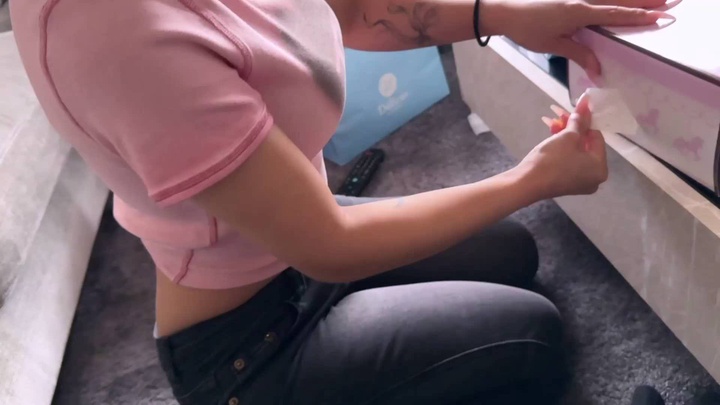 [250727] 仲良しのお兄さんと映画デートして、おうちでいちゃいちゃしてたのに最後はめちゃくちゃにされちゃった.mp4