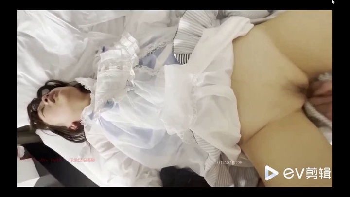 2048.cc-2024年，【印象足拍第21、22期】 jk lo裙足交口交啪啪内射6V，清纯学生妹，粉穴狂抠.mp4