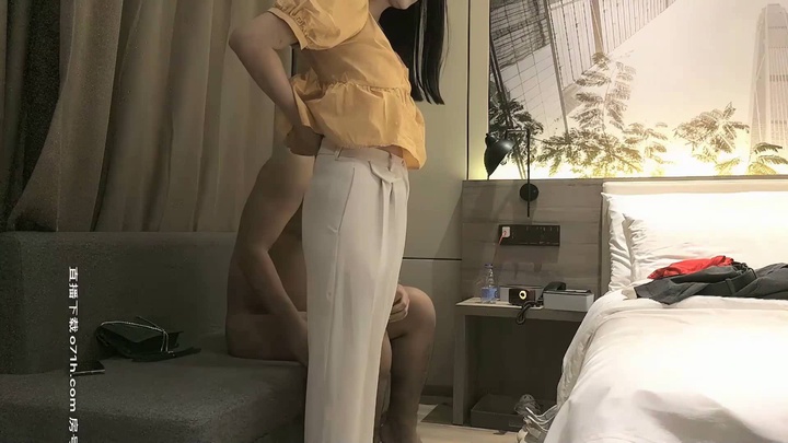 【AI高清2K修复】小宝寻花第二场黄衣甜美妹子啪啪，舌吻蹲着口交互摸骑乘后入抽插猛操.mp4