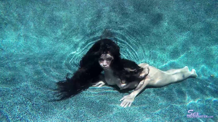 aaliyah_hadid2_12k.mp4