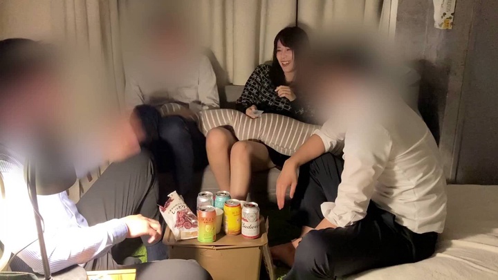 【野獣の会 vol.1】〜噂のYちゃん in 野獣紳士の館 顔出しver〜 王様ゲームで脱がして.買い出しセパの間に我慢できず始まって...... その後も3人で思うがままに犯してきましたイキまくり噴きまくりYちゃんが乱れる姿をどうぞ ※無断転載.まとめサイト等への引用は法律違反です.著作権違反等が発覚した場合には法的装置をとります.  - b1efcad8-1aa4-4e91-b508-08296077a0ca.mp4