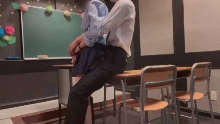 [010] 放課後に細身J○とピル無し生中出しセックス.mp4